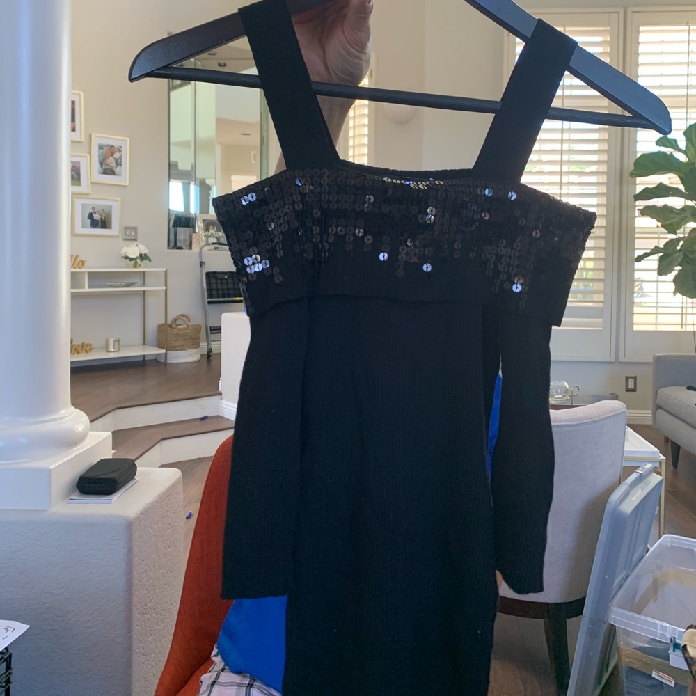 Bebe Sweater off shoulder